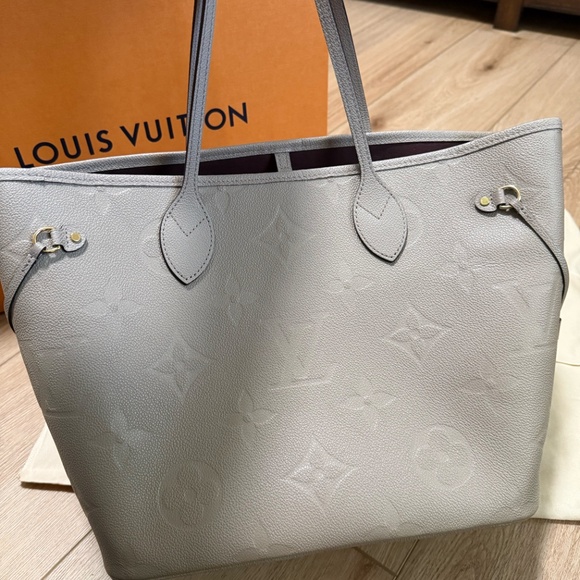 Louis Vuitton Neverfull MM - Authentic Like New Condition! - Picture 2 of 8